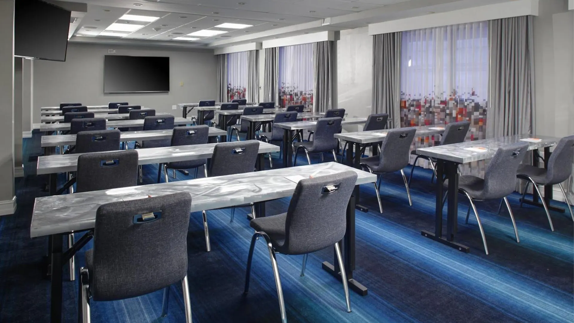 Aloft Nashville West End Hotel