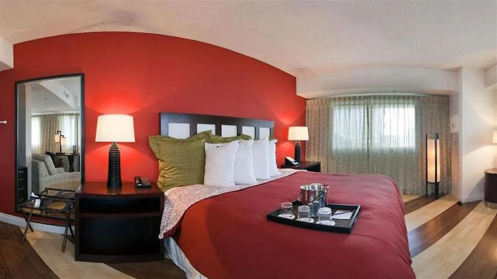 Aloft Nashville West End Hotel