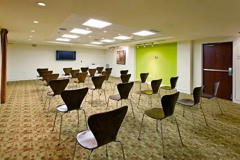 Aloft Nashville West End 3*,